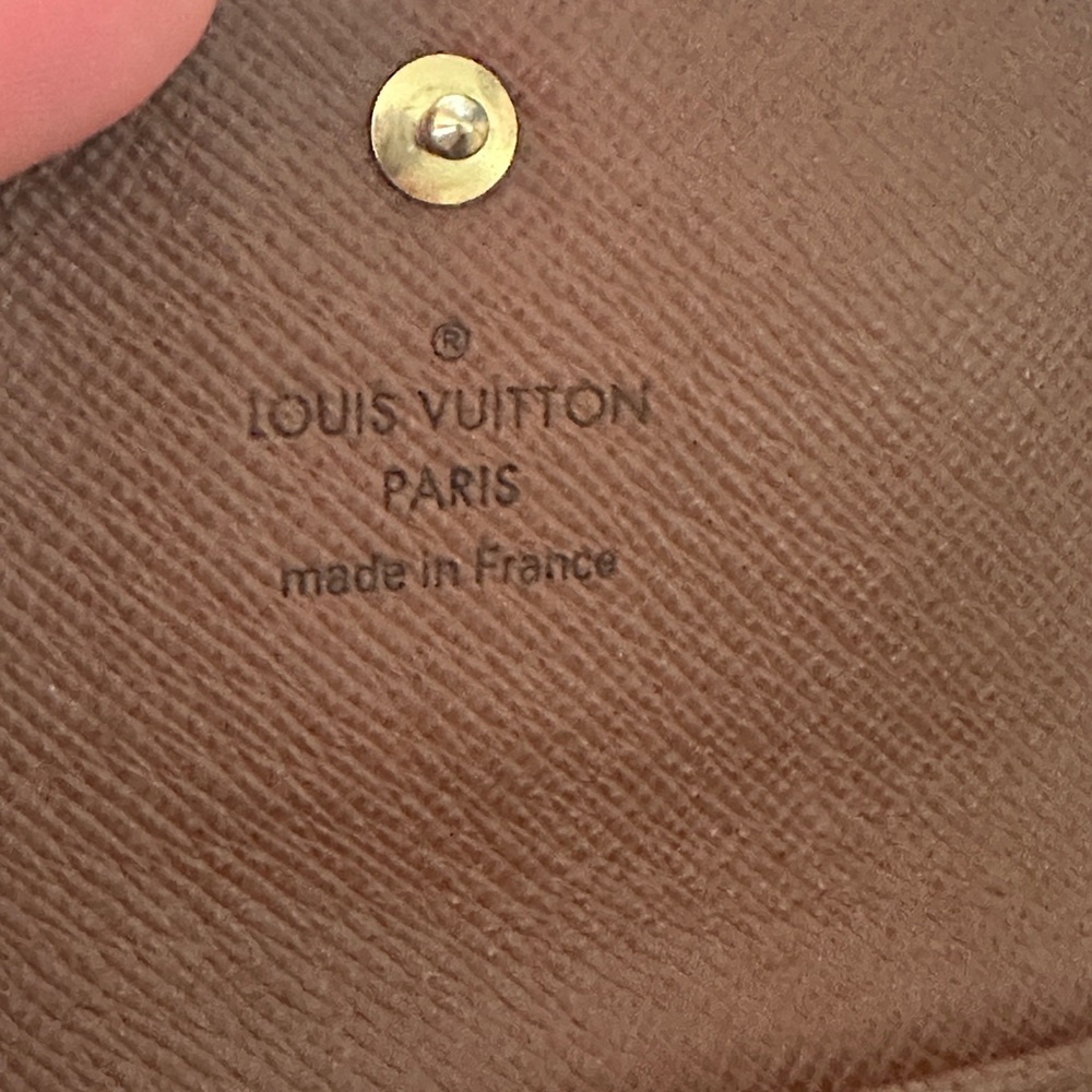 ❌SOLD❌Louis Vuitton Key Holder Monogram Accessory - Picture 5 of 10